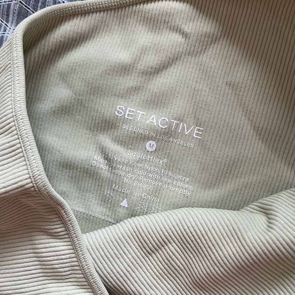 SET Active bra + shorts size M - Picture 3 of 3
